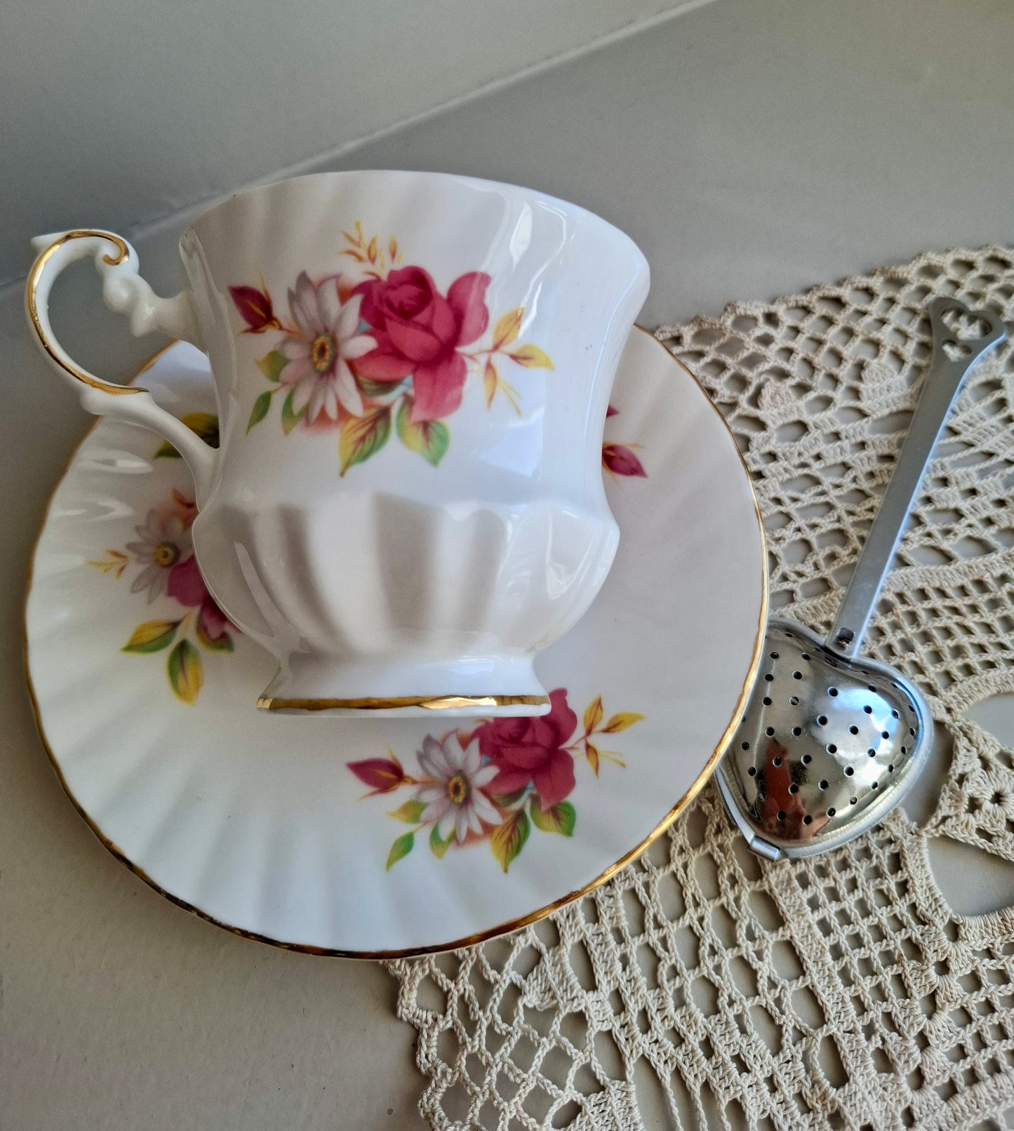 Tasse et soucoupe Marguerite et rose
