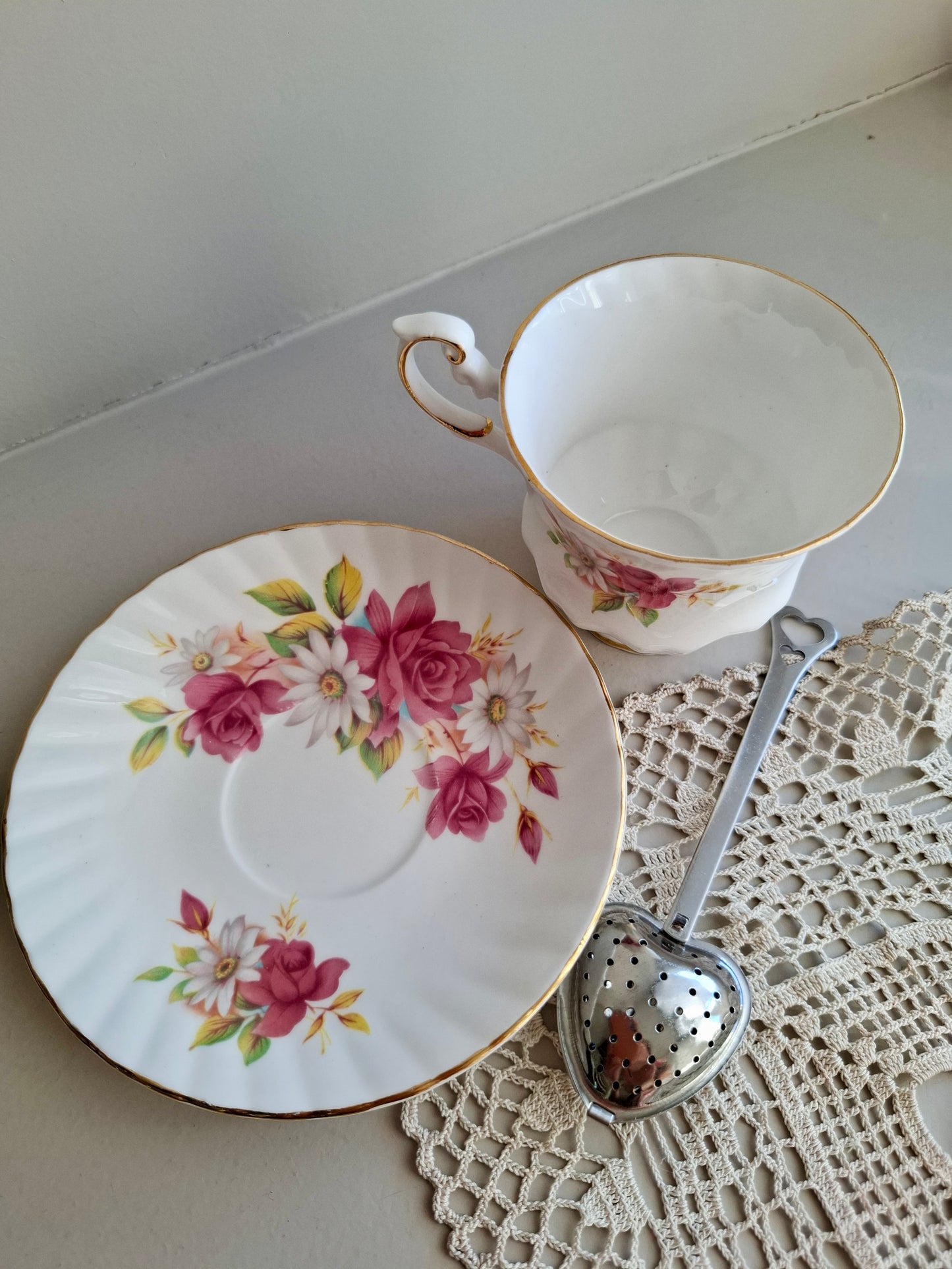 Tasse et soucoupe Marguerite et rose