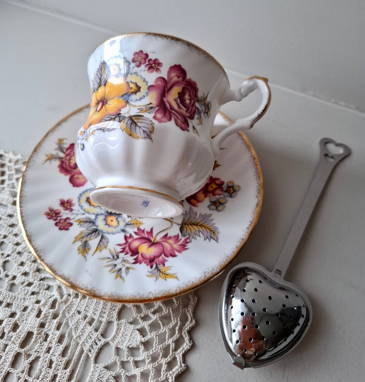 Tasse et soucoupe Rosina Gold petit modèle