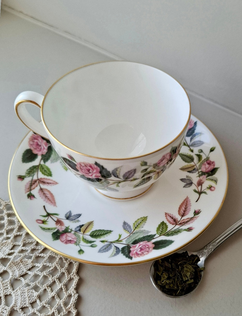 Tasse et soucoupe Roses anciennes
