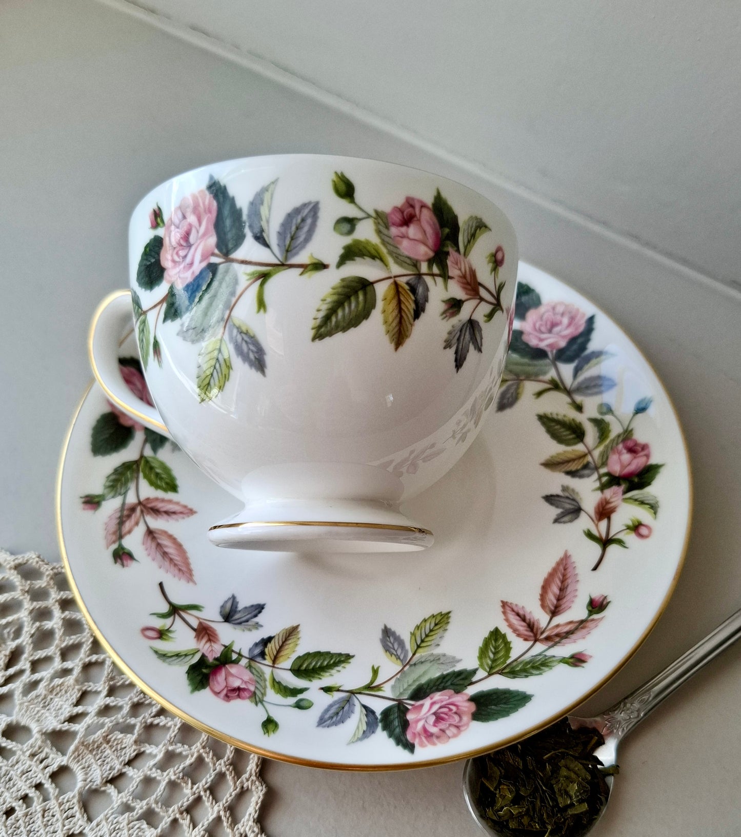 Tasse et soucoupe Roses anciennes