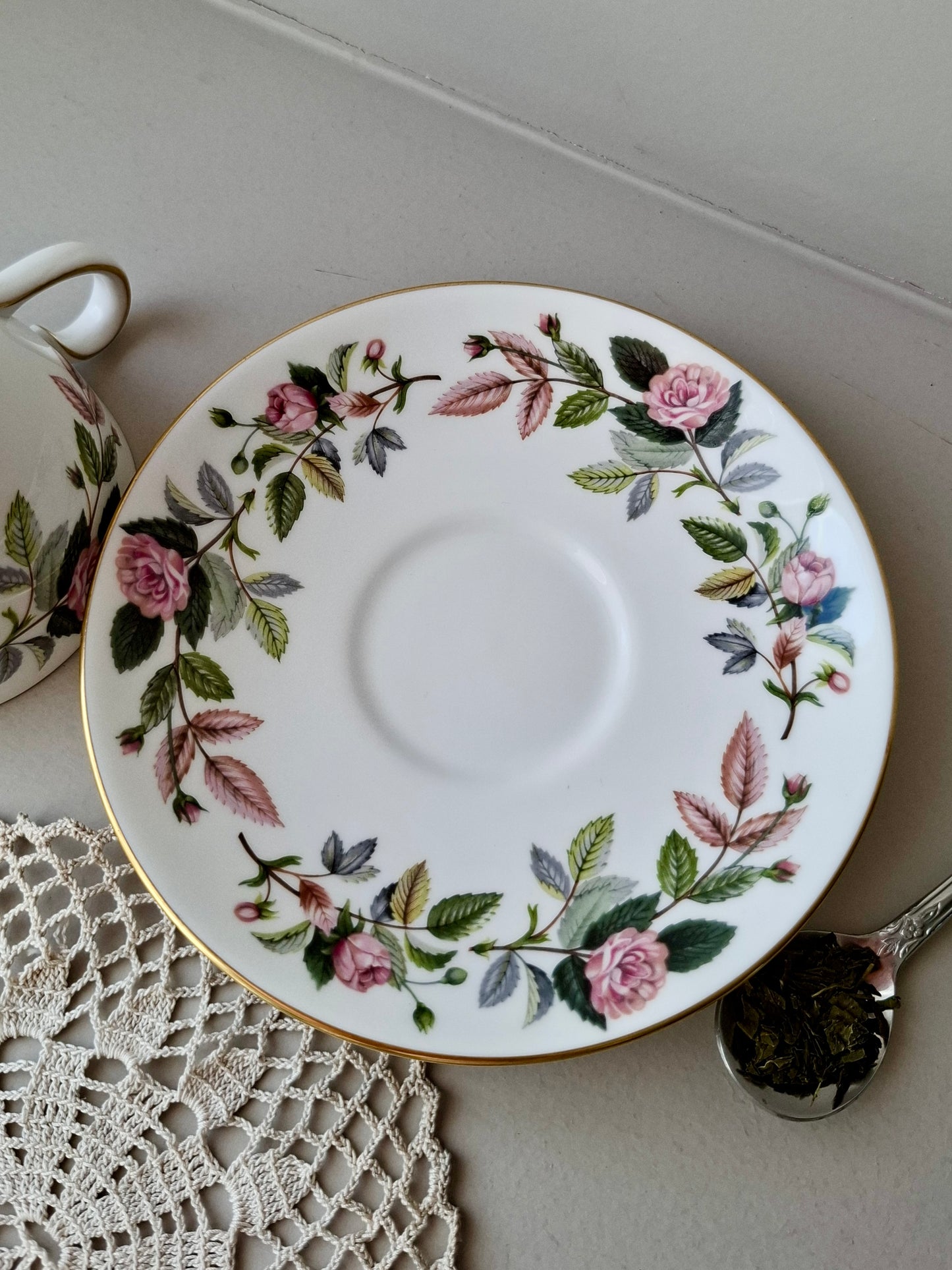 Tasse et soucoupe Roses anciennes