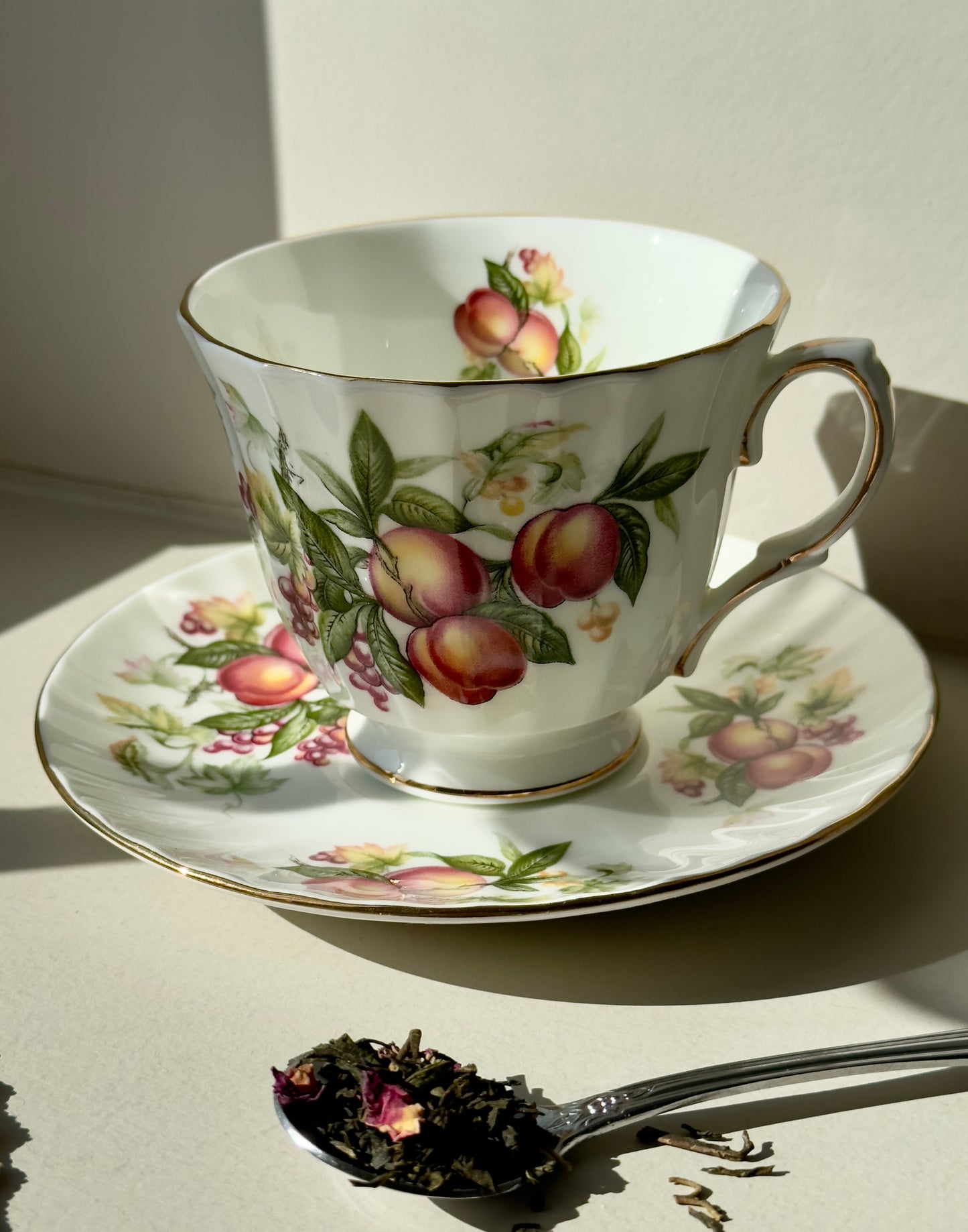 Tasse et soucoupe Pêche (collection fruits)