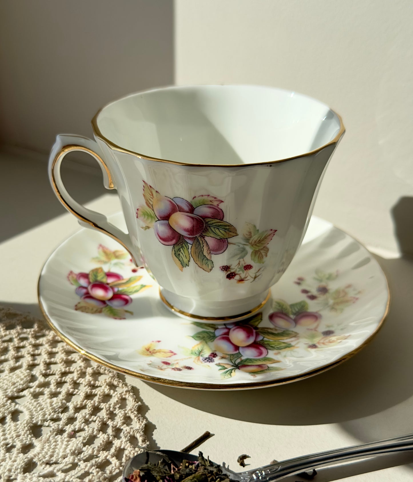 Tasse et soucoupe Prunes (collection fruits)