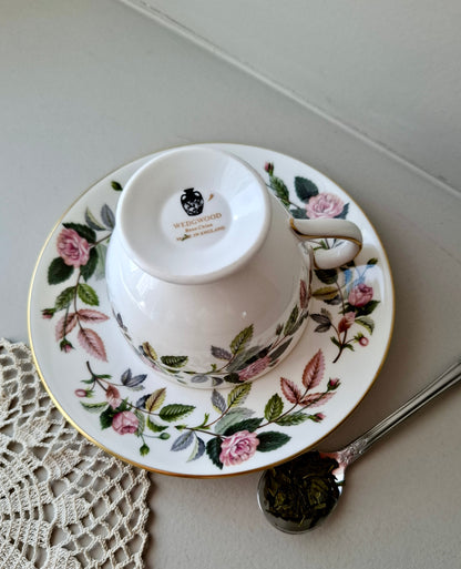 Tasse et soucoupe Roses anciennes
