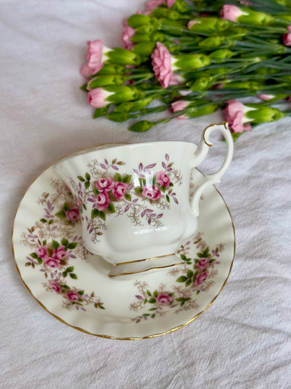 Tasse et soucoupe Royal Albert Lavender Rose