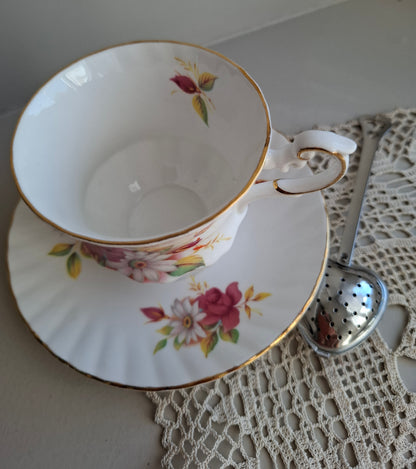 Tasse et soucoupe Marguerite et rose
