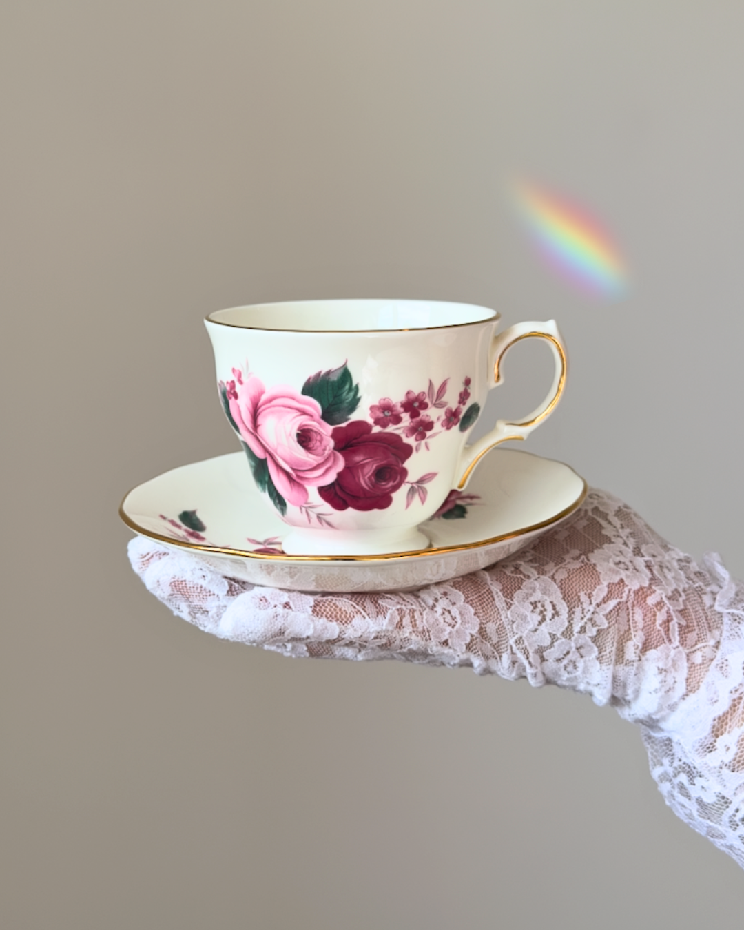 Tasse et soucoupe Les roses de Queen Anne