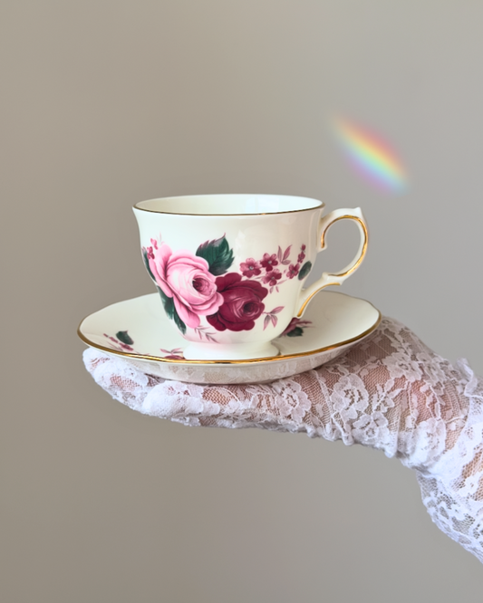 Tasse et soucoupe Les roses de Queen Anne