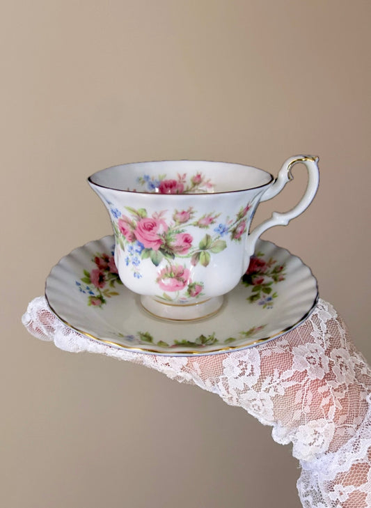 Tasse et soucoupe fleurs fraiches ROYAL ALBERT