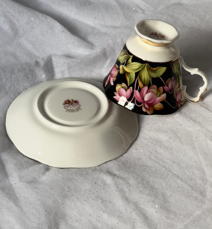 Tasse et soucoupe Royal Albert Pitcher plant