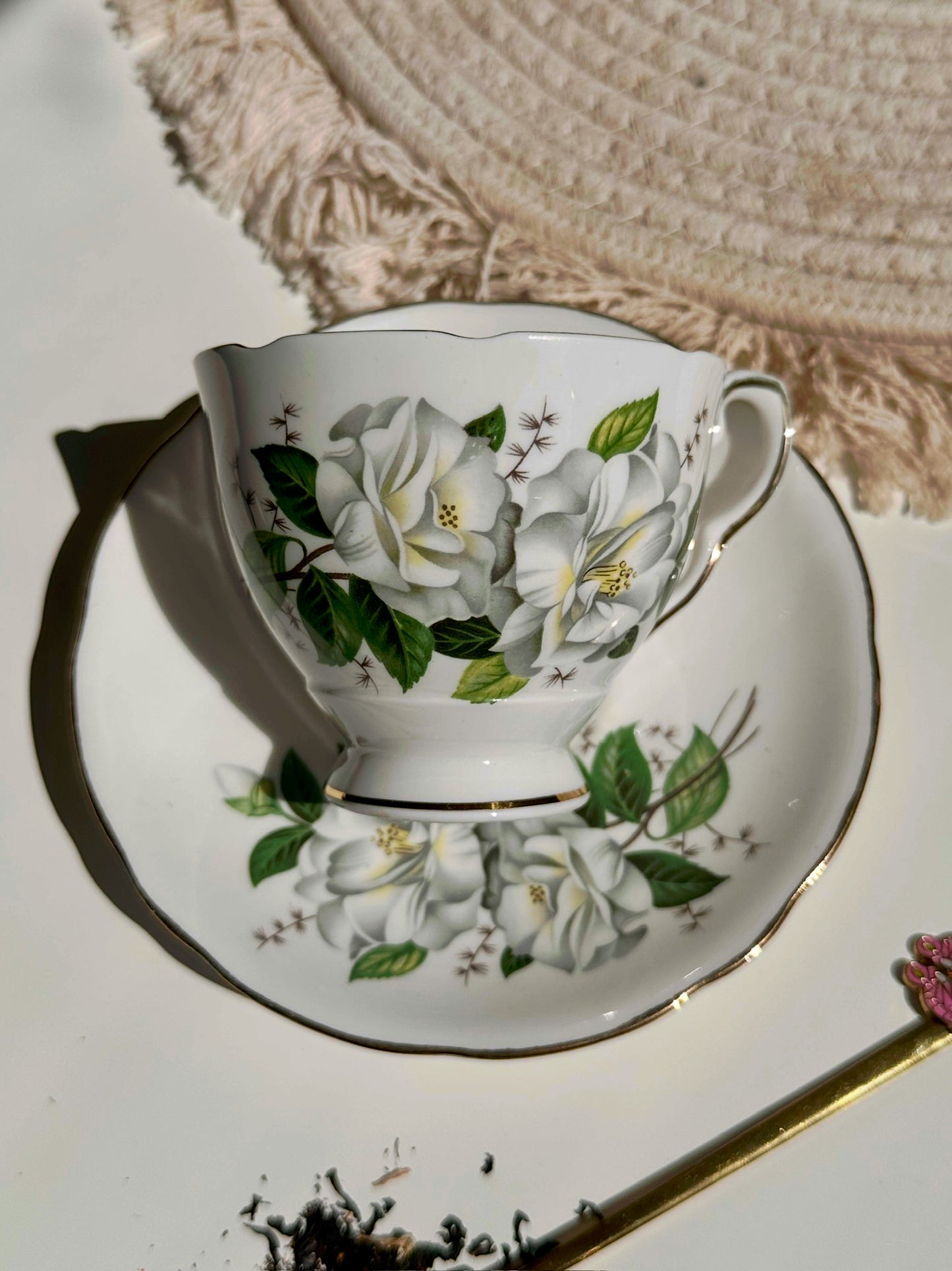 Tasse et soucoupe Royal Camellia