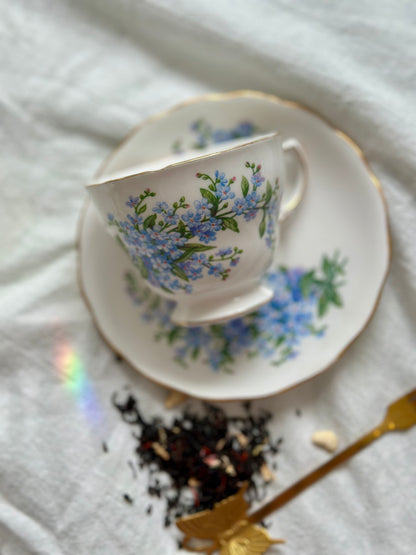 Tasse et soucoupe fleurs bleues