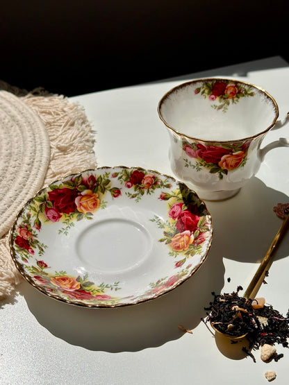 Tasse et soucoupe Country Roses ROYAL ALBERT petit modèle