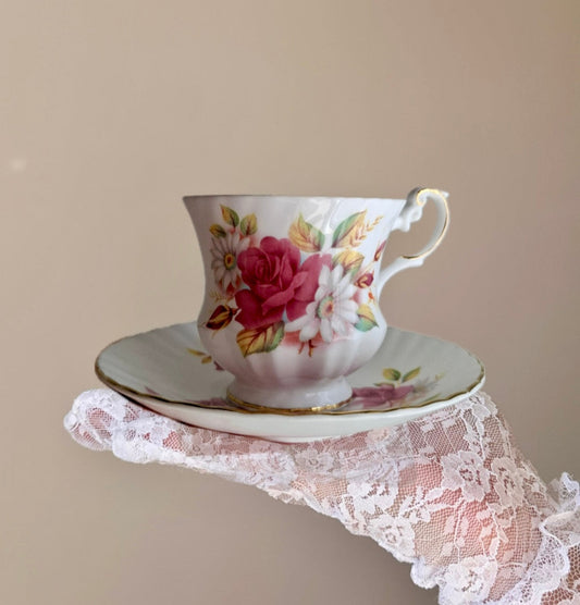 Tasse et soucoupe Marguerite et rose