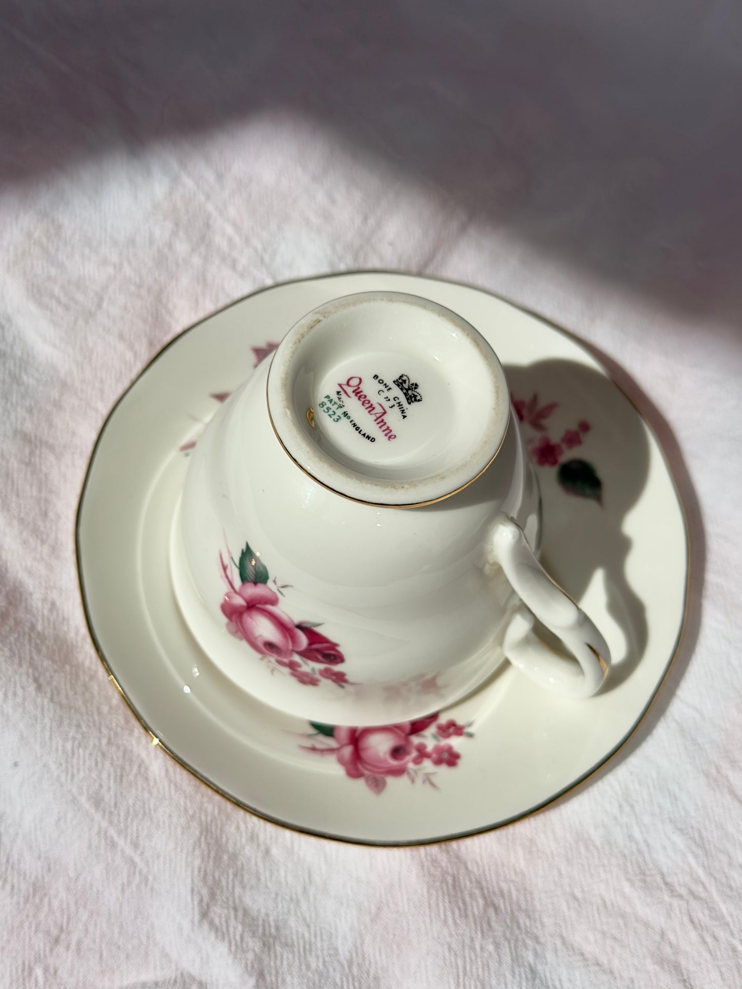 Tasse et soucoupe Les roses de Queen Anne
