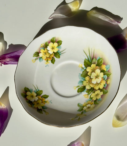 Tasse et soucoupe Vintage fleurs jaunes